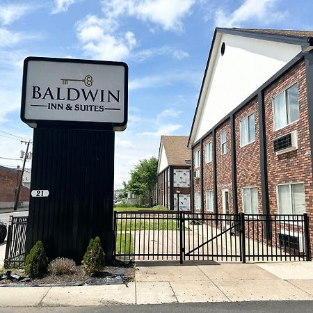 Baldwin Inn And Suites West Springfield Exterior photo